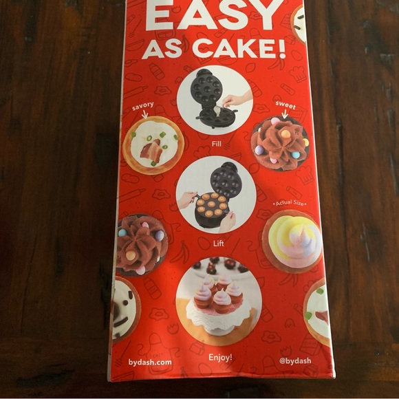 Dash mini cupcake maker - Picture 3 of 4